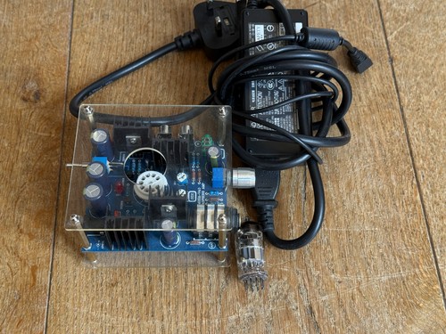 Amplificatore per cuffie - , a